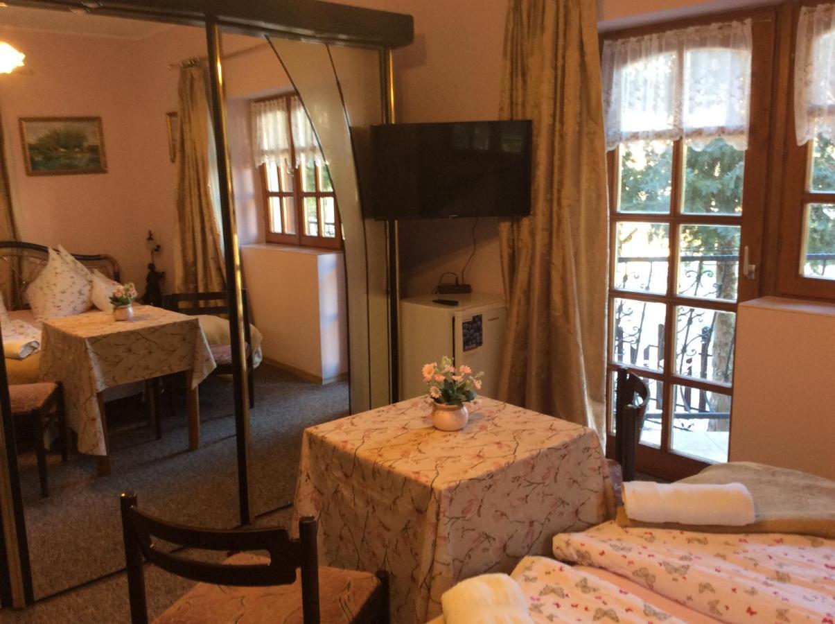 Ilona Kis Kastely Panzio Hotel Keszthely Ngoại thất bức ảnh