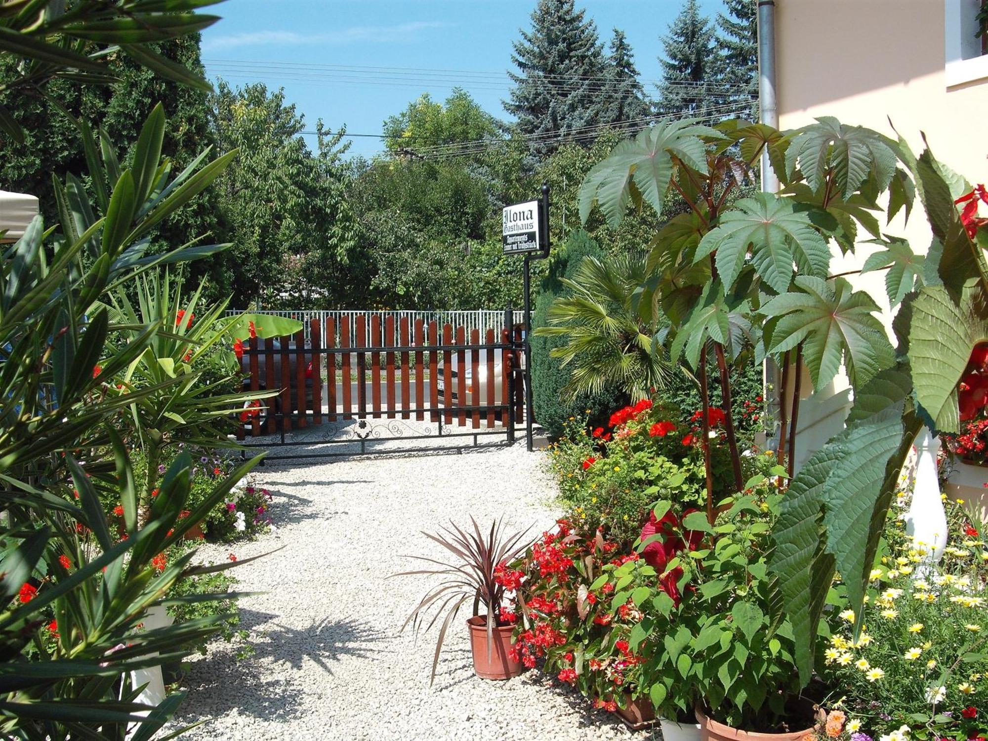 Ilona Kis Kastely Panzio Hotel Keszthely Ngoại thất bức ảnh