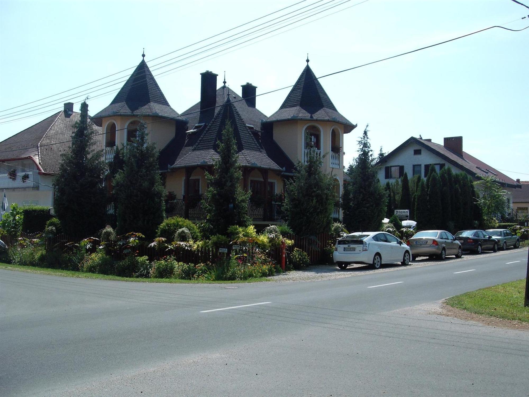 Ilona Kis Kastely Panzio Hotel Keszthely Ngoại thất bức ảnh